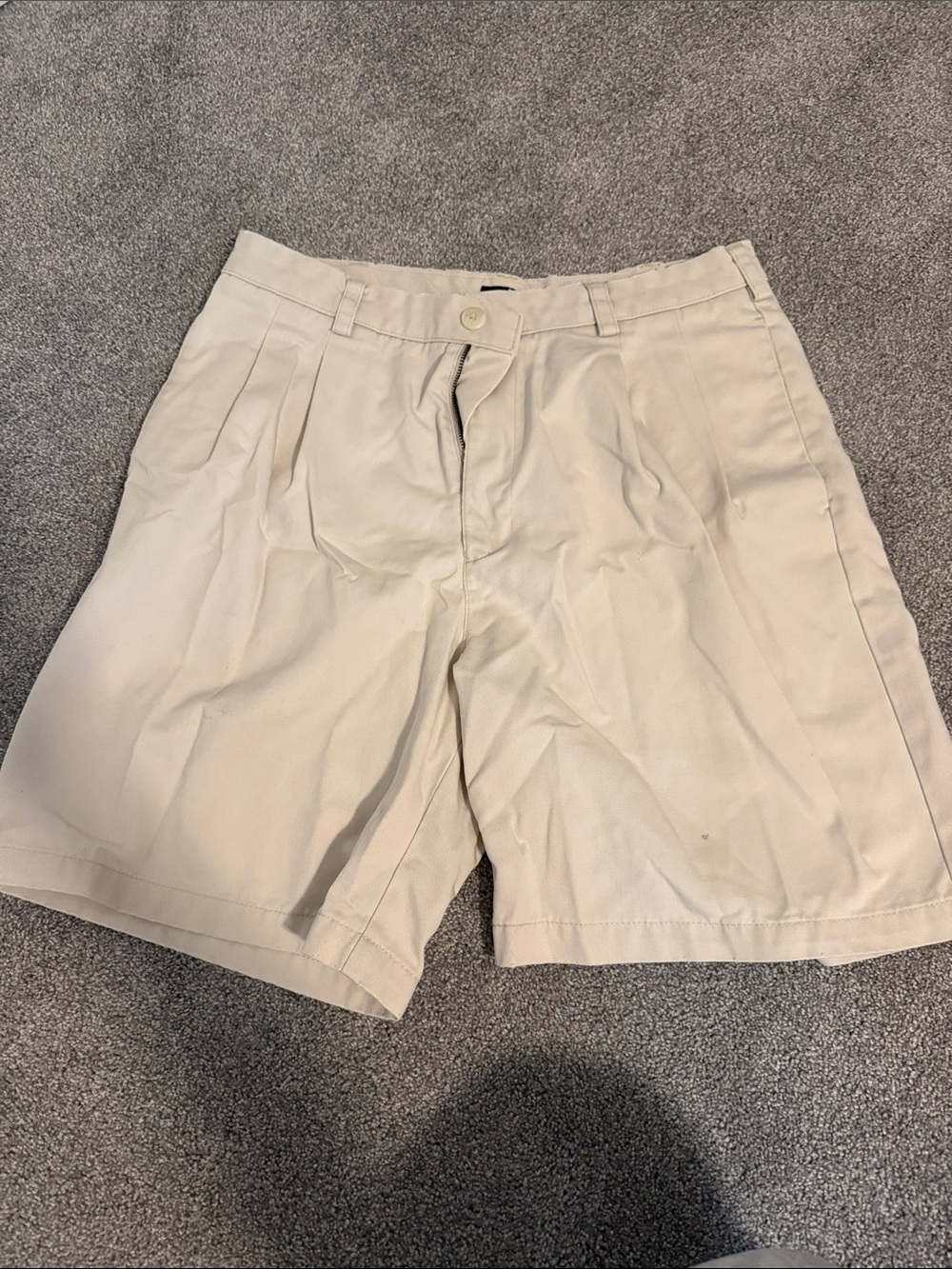 Izod Men's Flat Front Khaki Shorts - Light Beige